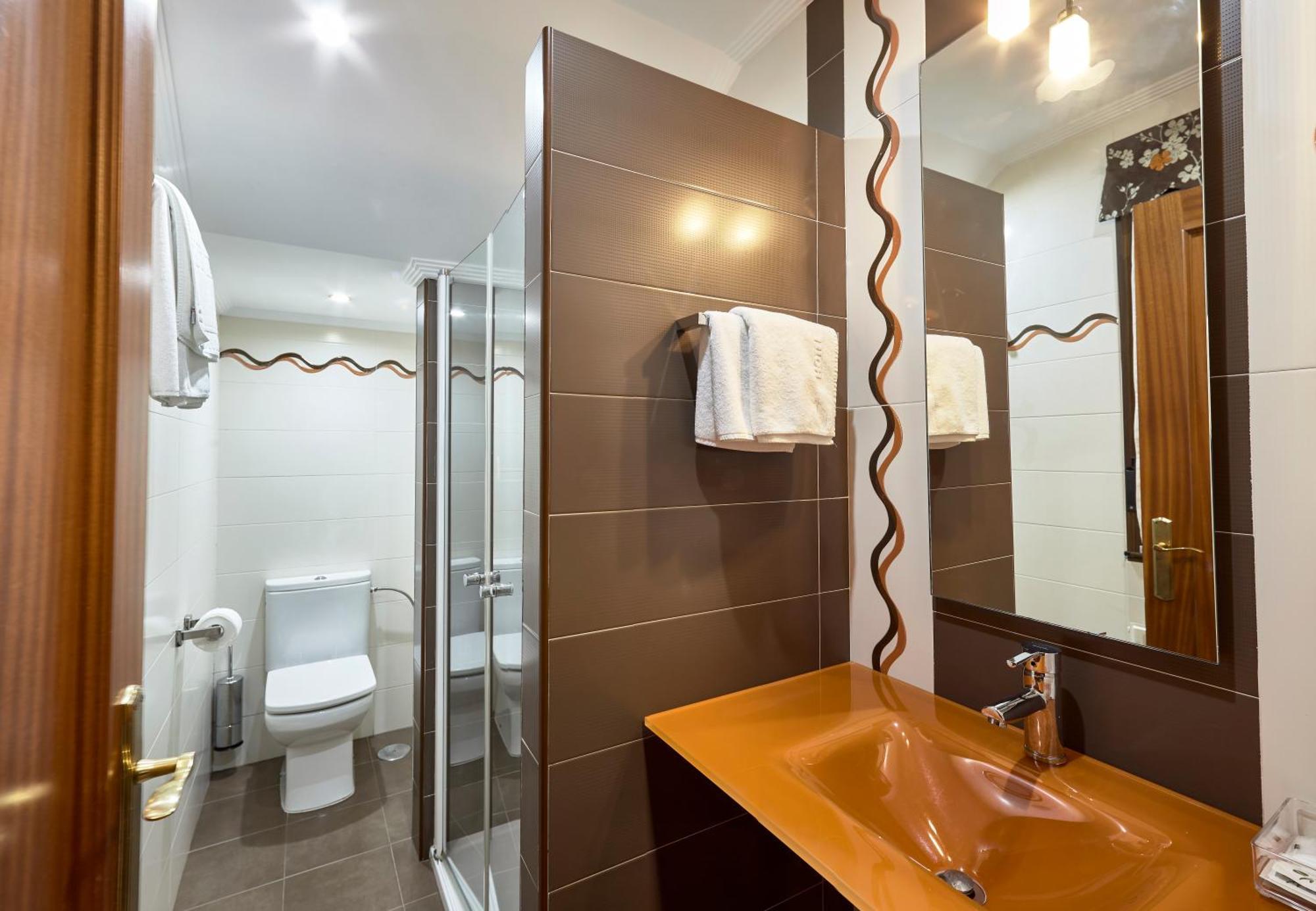Hotel Rico Luarca Extérieur photo