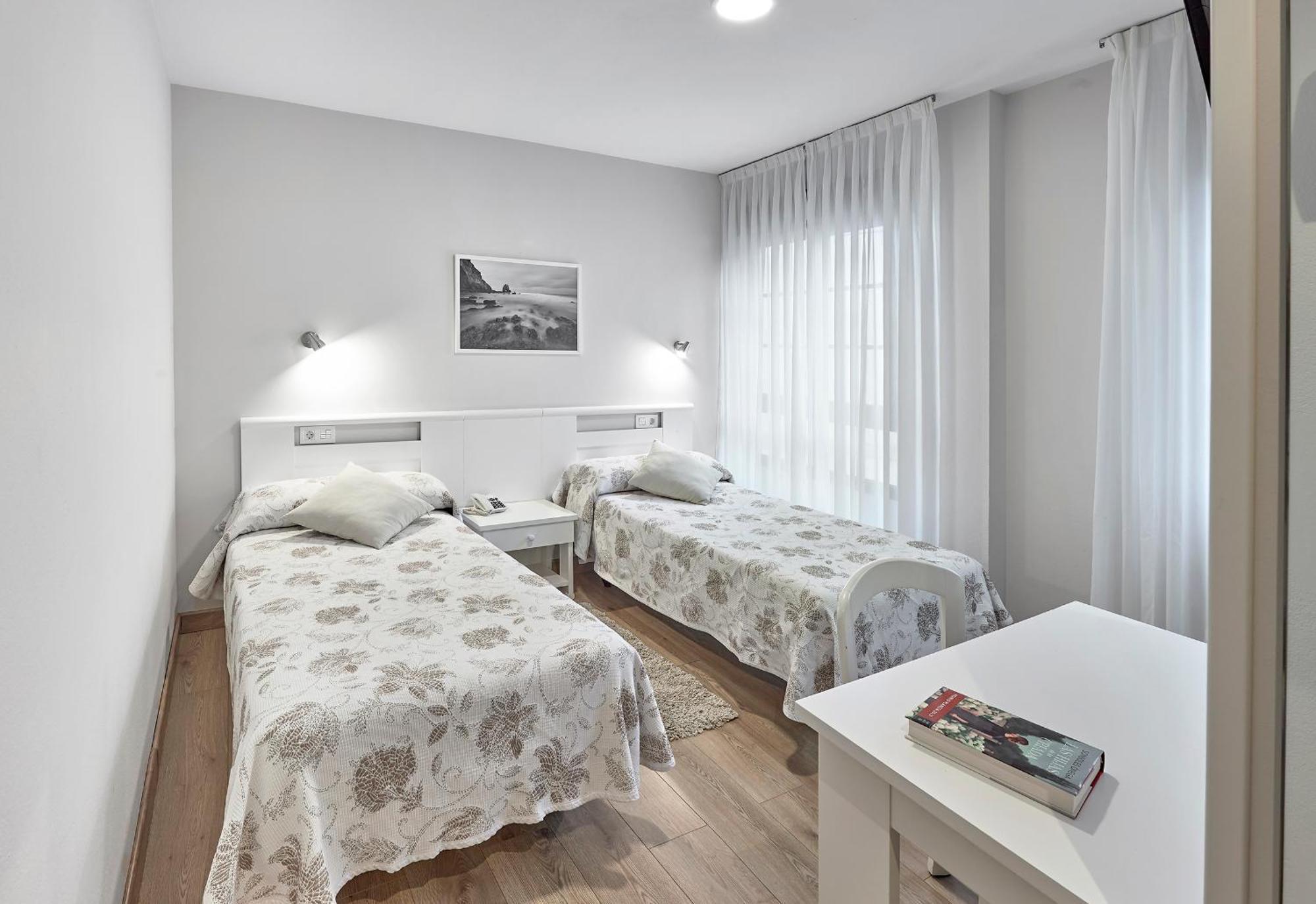 Hotel Rico Luarca Extérieur photo