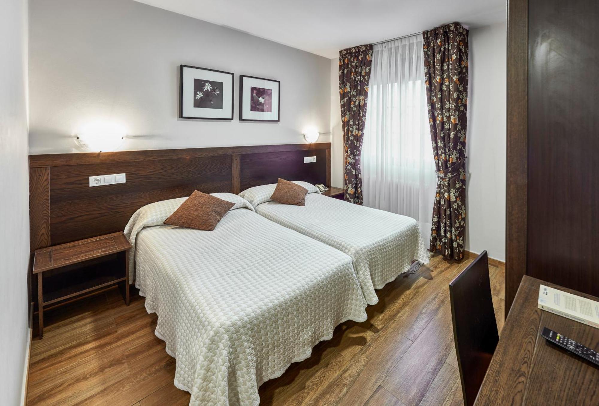 Hotel Rico Luarca Extérieur photo